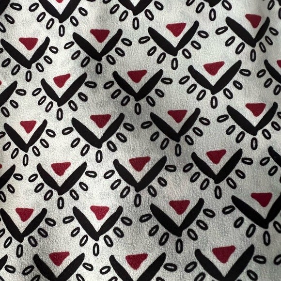 Loft Plus size 20 wide rounded neck ruffle short sleeve surprise back blouse. - Picture 9 of 9